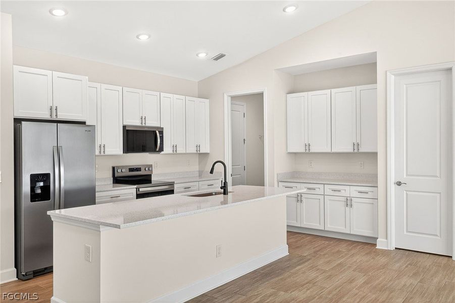 Furnished interior view inside a new home in Cape Coral, Cape Coral (Image 6).