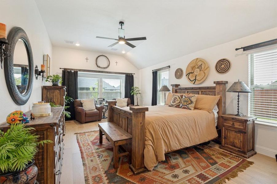 Furnished interior view inside a new home in , Waxahachie (Image 16).