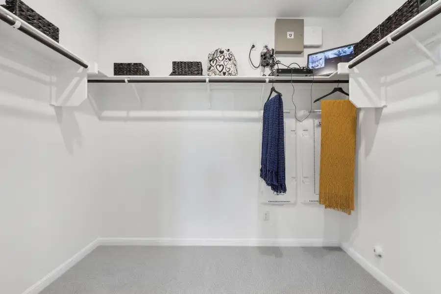 Image 17 of a home in The Glen at Stallion Run. Image 17 of a home in The Glen at Stallion Run.