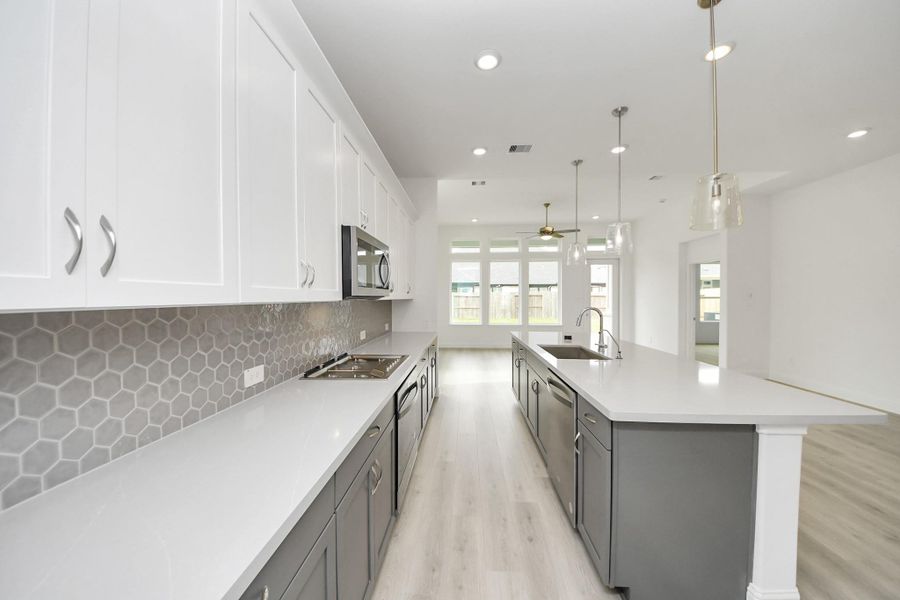 Furnished interior view inside a new home in , Missouri City (Image 10).