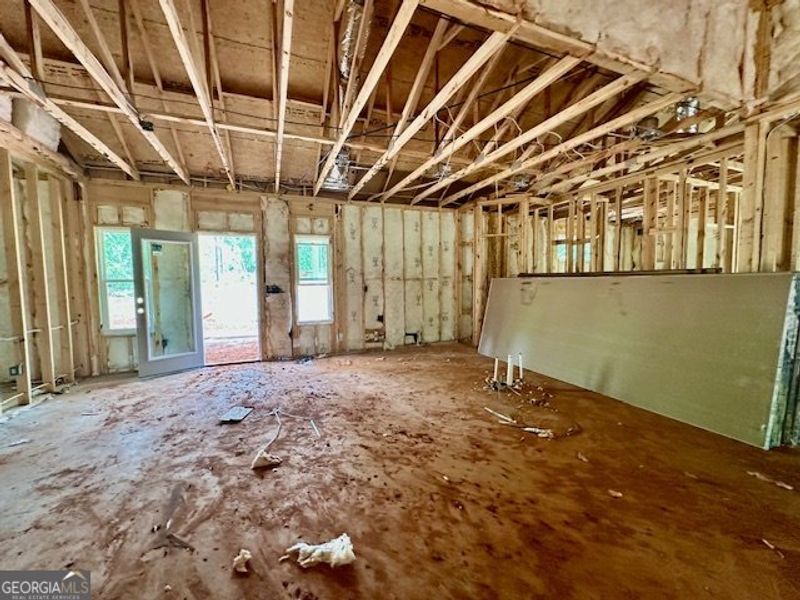 Spacious, unfurnished interior of a new home in Rocky Mount, Greenville (Image 3).