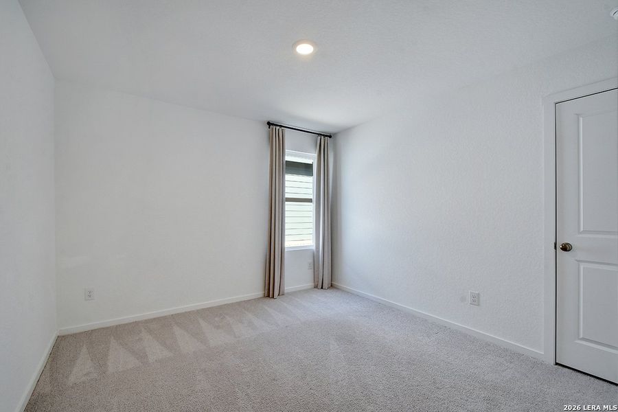 Spacious, unfurnished interior of a new home in Ridgeland, Kerrville (Image 18).