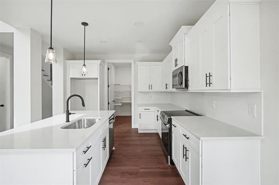 Furnished interior view inside a new home in , Cartersville (Image 8).
