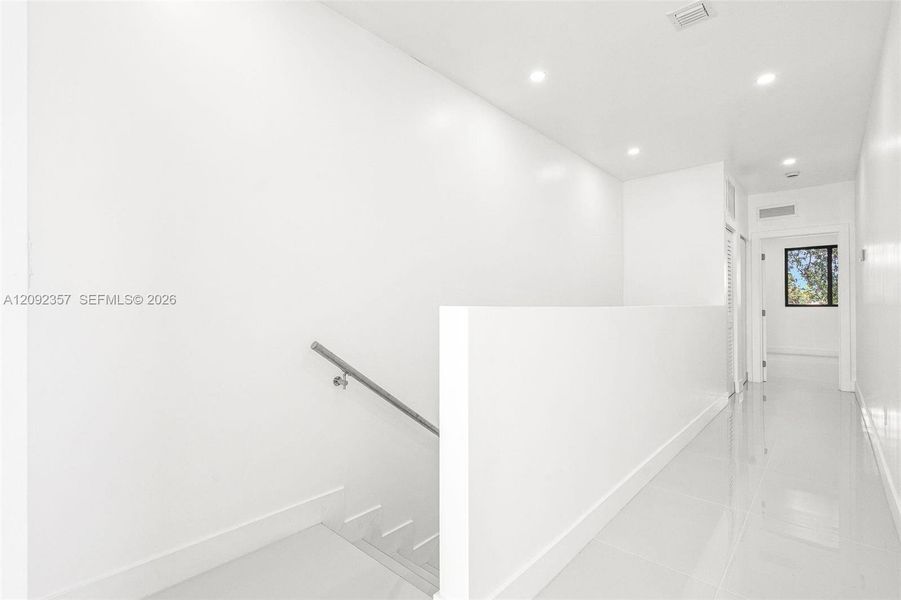 Spacious, unfurnished interior of a new home in , Miami (Image 37).