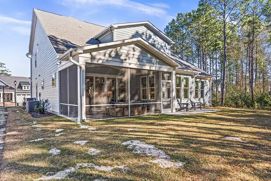 Representative exterior details of a home built from the The Emerson by RobuckHomes in East & Mason, Wilmington (Image 4).