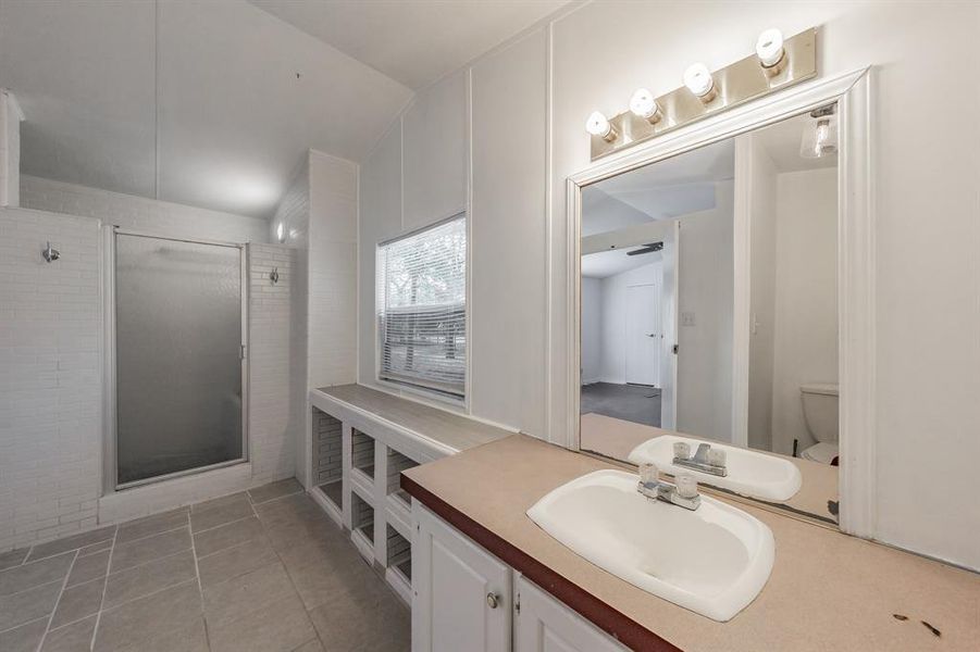 Furnished interior view inside a new home in , Millsap (Image 11).