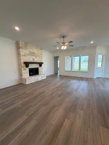 Spacious, unfurnished interior of a new home in Grayson Ridge, Van Alstyne (Image 6).