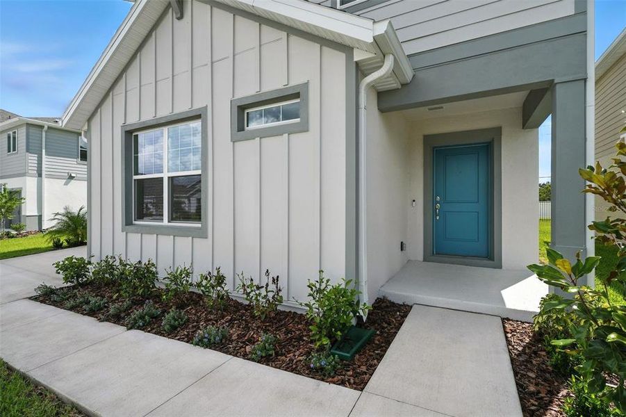 Exterior details and patio area of a home in Amelia Groves, St. Cloud (Image 21).