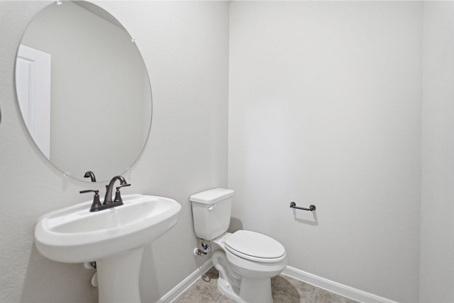 Furnished interior view inside a new home in Saddlebrook Estates, Waxahachie (Image 6).