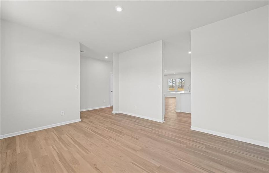 Spacious, unfurnished interior of a new home in Anderson Point, McDonough (Image 12).