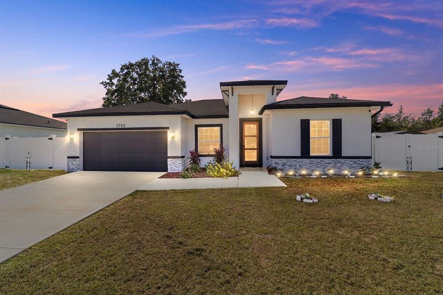 Exterior details and patio area of a home in , Ocala (Image 3). Exterior details and patio area of a home in , Ocala (Image 3).