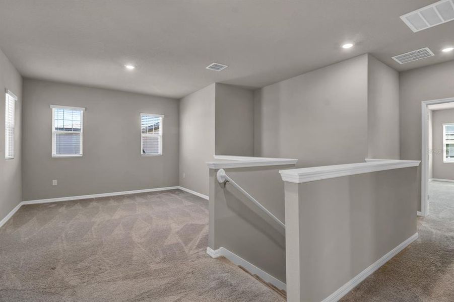 Spacious, unfurnished interior of a new home in , Clermont (Image 24).