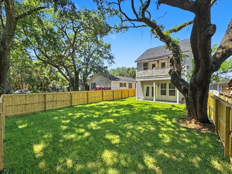 Exterior details and patio area of a home in , North Charleston (Image 25).