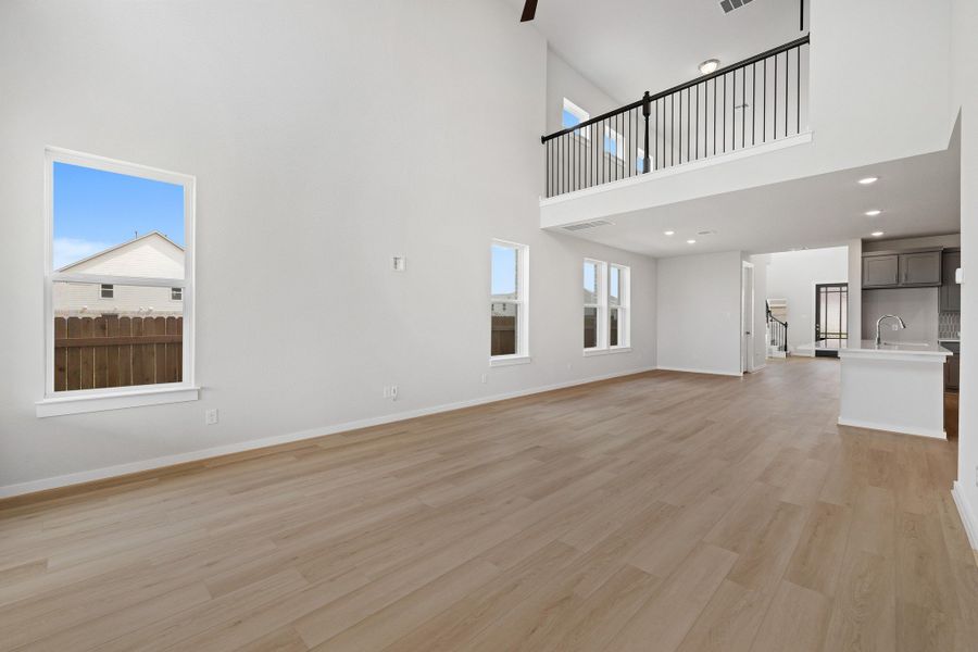 Spacious, unfurnished interior of a new home in Santa Rita Ranch, Liberty Hill (Image 22).