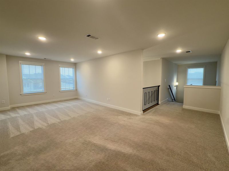 Spacious, unfurnished interior of a new home in White Oak, Arlington (Image 4). Spacious, unfurnished interior of a new home in White Oak, Arlington (Image 4).