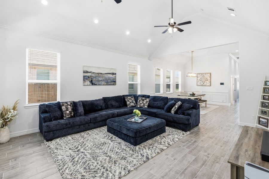 Furnished interior view inside a new home in , Anahuac (Image 13).