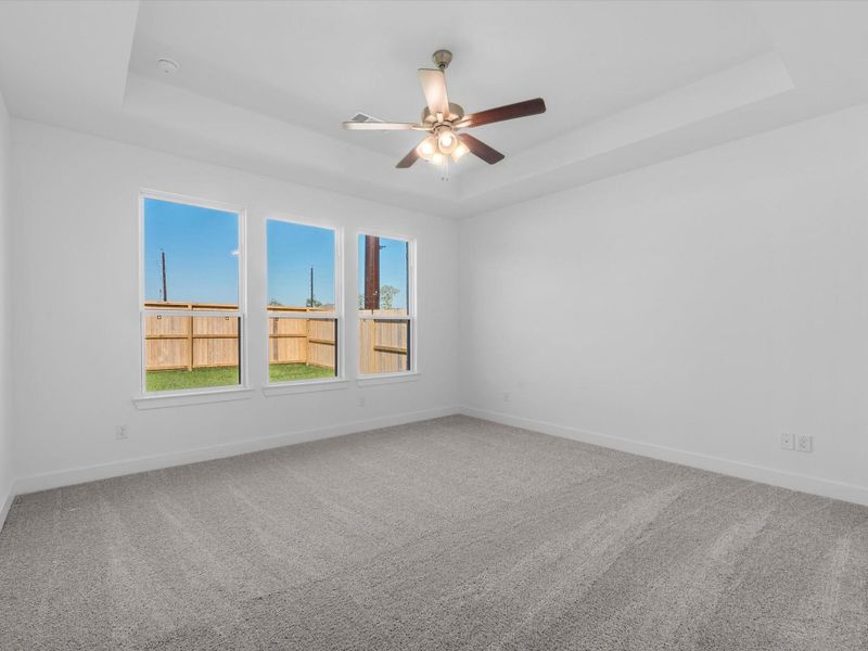 Spacious, unfurnished interior of a new home in Sienna - 45', Missouri City (Image 12).