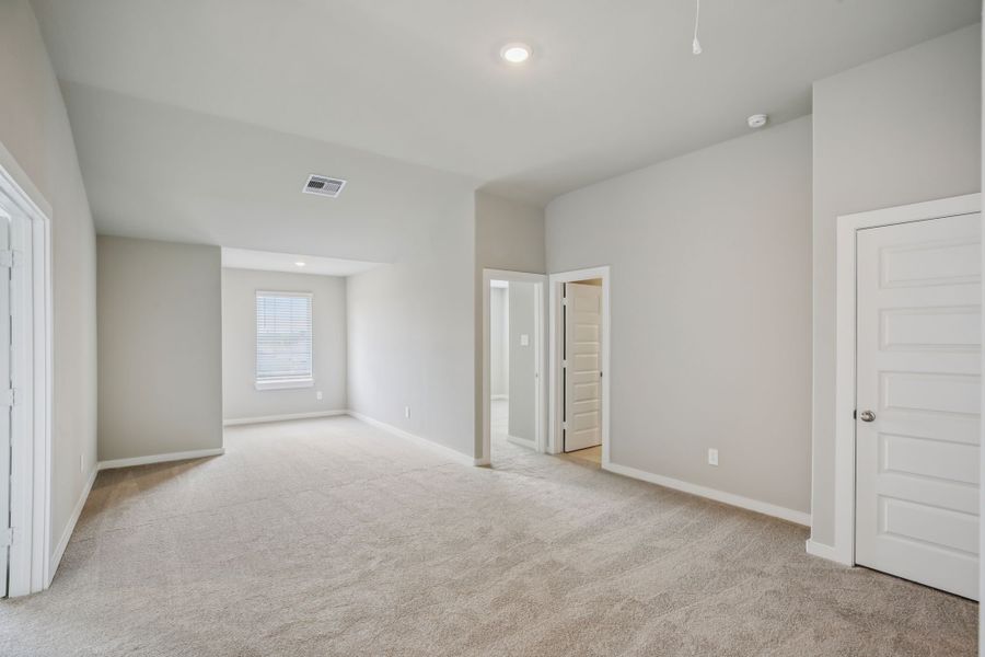 Spacious, unfurnished interior of a new home in Landing Meadows - Premier Series, New Caney (Image 7).
