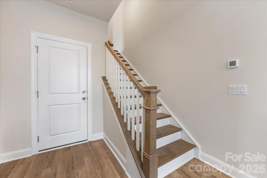 Oak box stairs with open rails