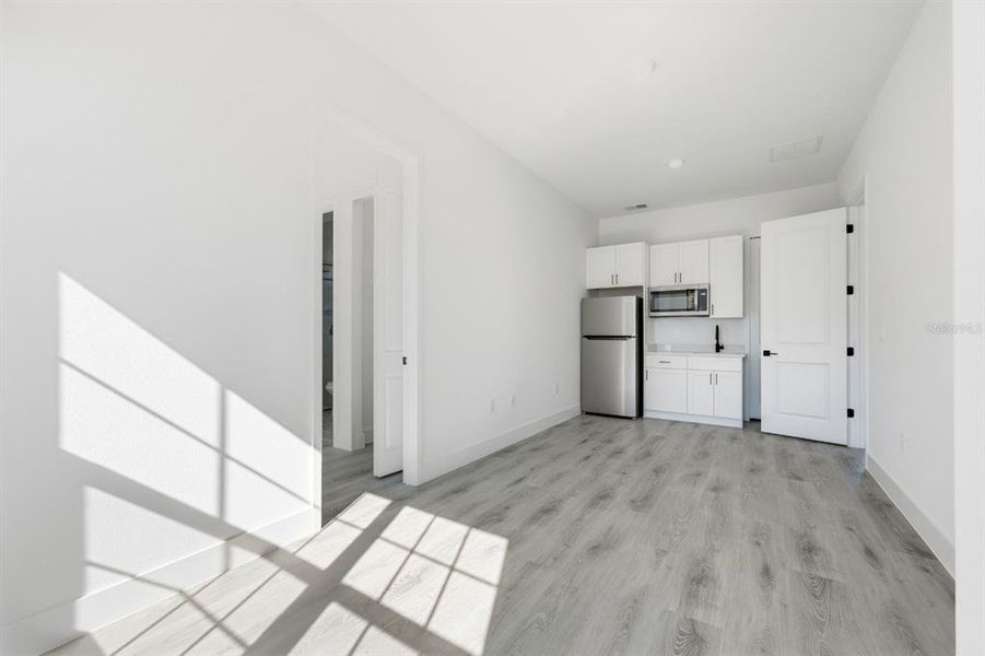 Spacious, unfurnished interior of a new home in , Ocala (Image 43).