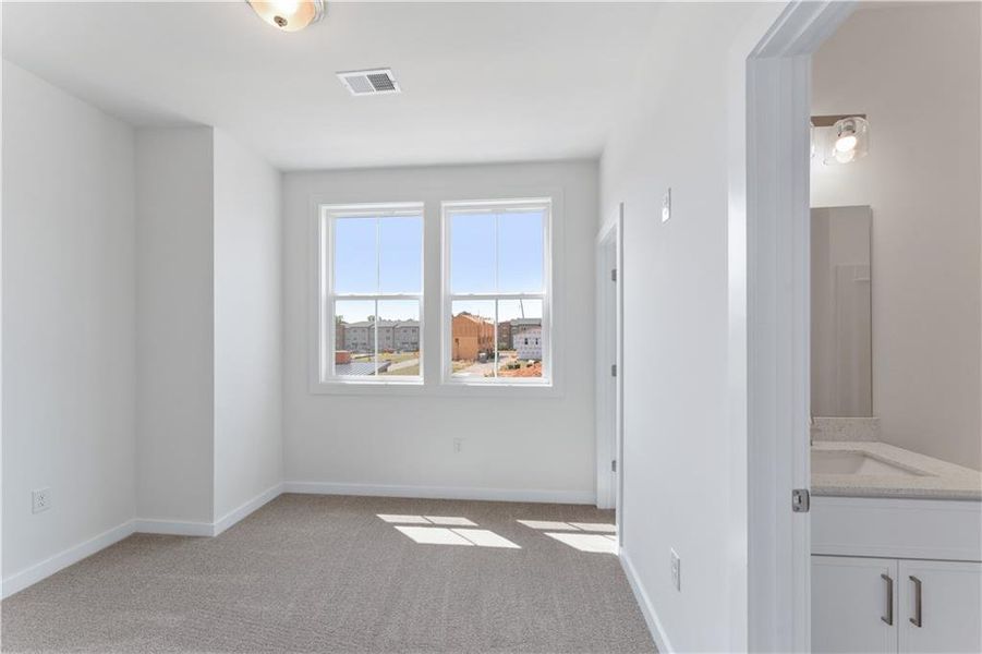 Spacious, unfurnished interior of a new home in Array, Atlanta (Image 19).