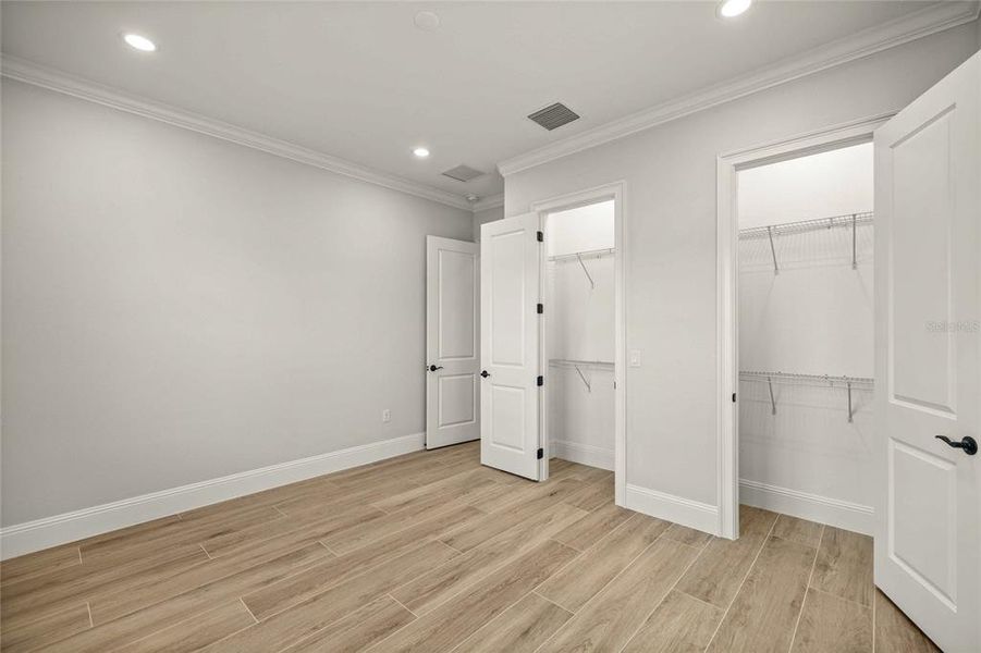 Spacious, unfurnished interior of a new home in , Ocala (Image 24).
