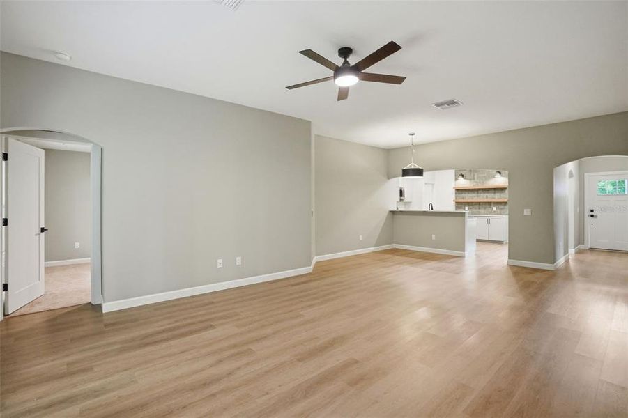 Spacious, unfurnished interior of a new home in , Masaryktown (Image 45).