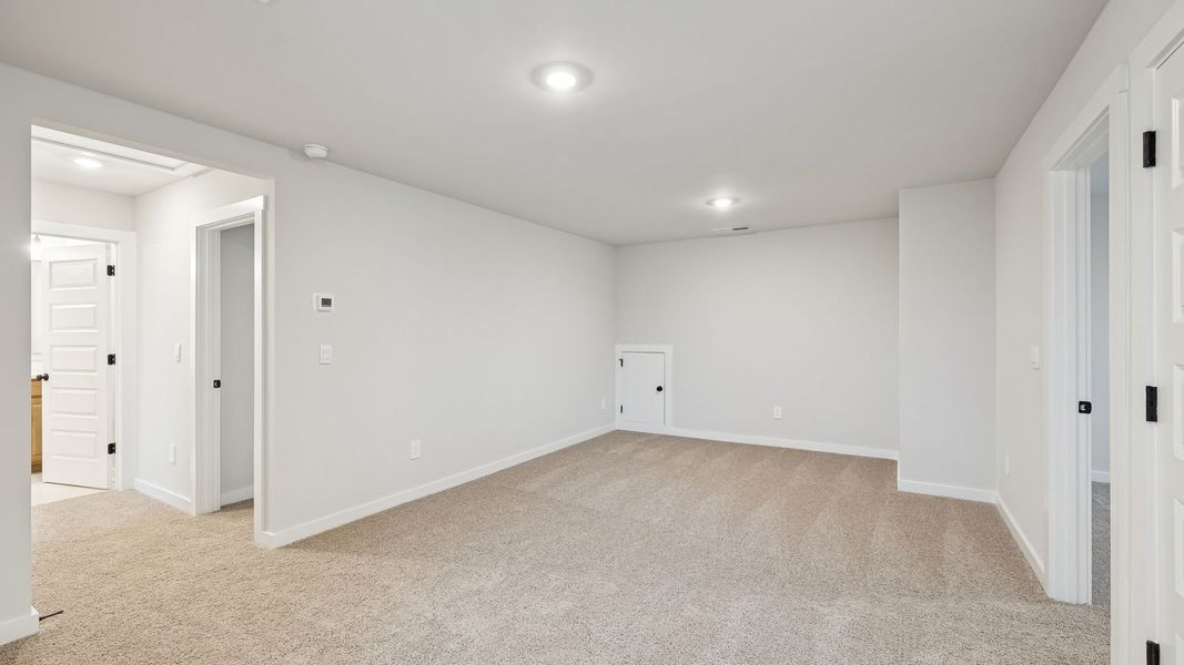 Spacious, unfurnished interior of a new home in Reserve at Hickory Ridge, Columbia (Image 42).