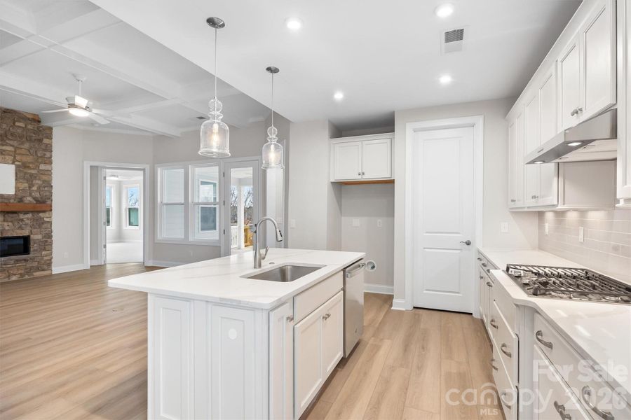 Furnished interior view inside a new home in Handsmill on Lake Wylie, York (Image 5).