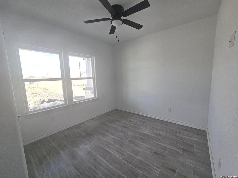 Spacious, unfurnished interior of a new home in , Natalia (Image 18).