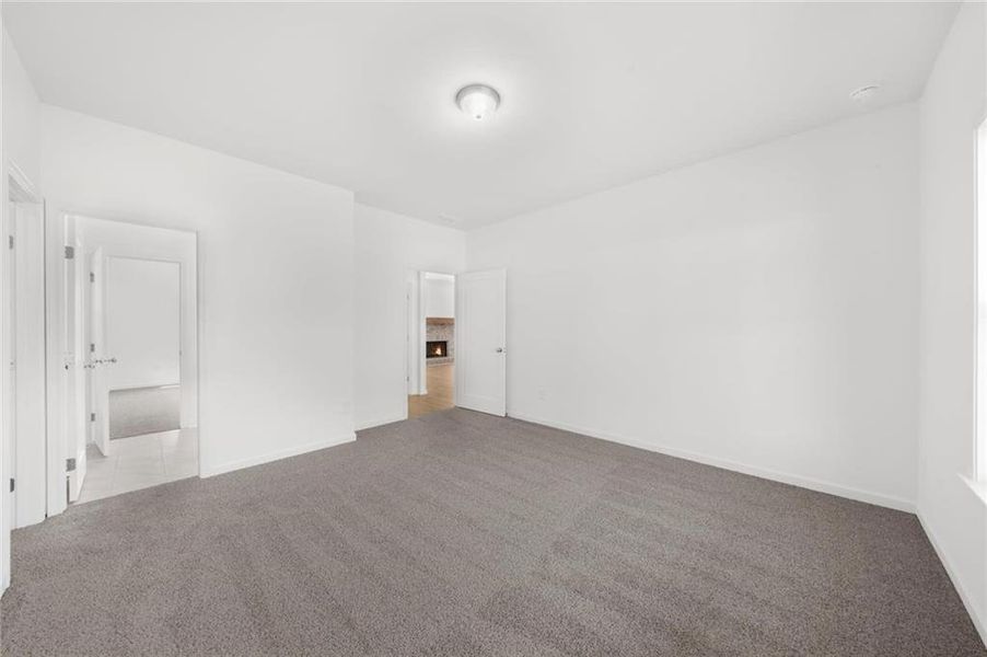 Spacious, unfurnished interior of a new home in , Gainesville (Image 36).