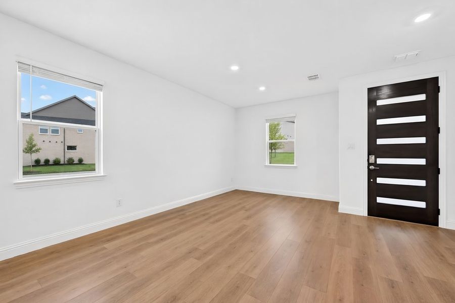 Spacious, unfurnished interior of a new home in Cross Creek Meadows, Celina (Image 12).