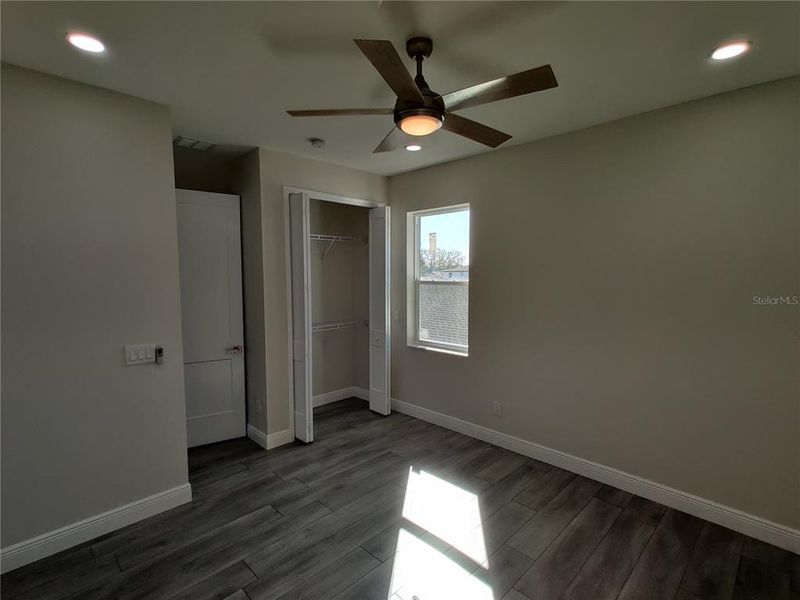 Spacious, unfurnished interior of a new home in , Tampa (Image 28).