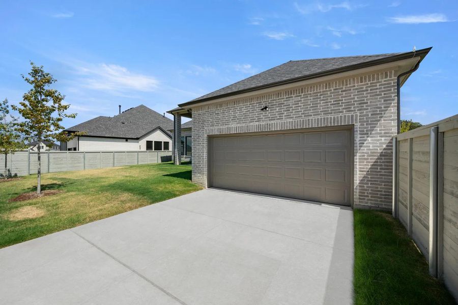 Montclaire C Exterior Rear