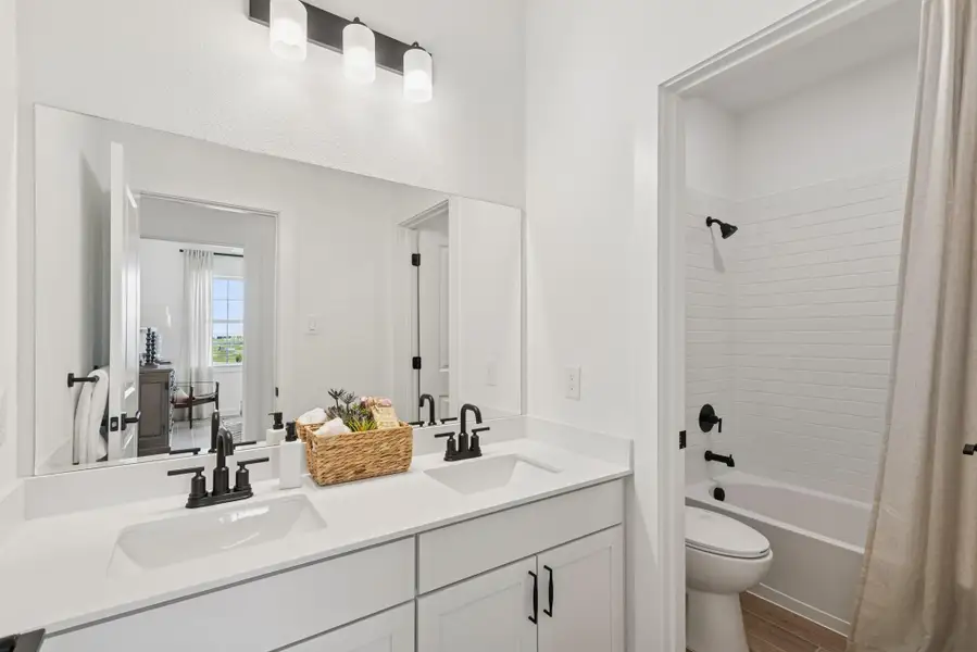 Hall bath (*Photo not of actual home and used for illustration purposes only.) Hall bath (*Photo not of actual home and used for illustration purposes only.)