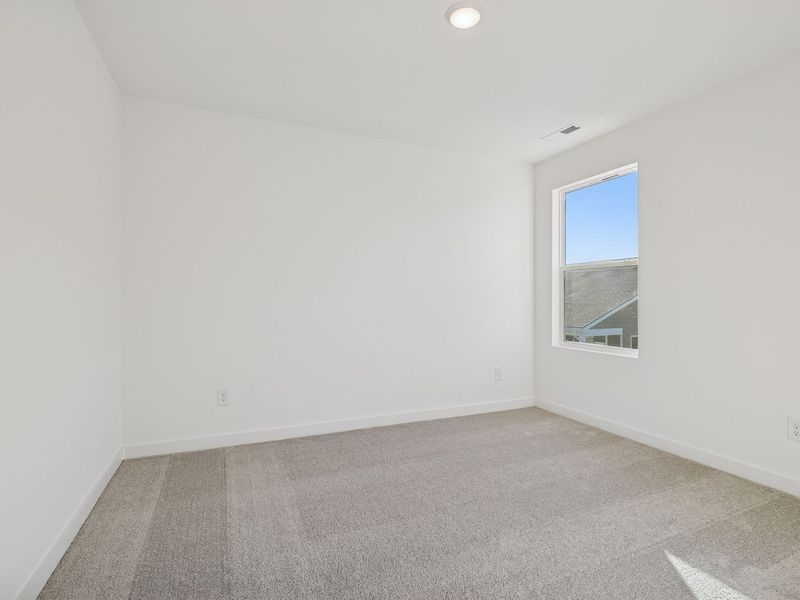 Spacious, unfurnished interior of a new home in Sage Farms, White House (Image 28).