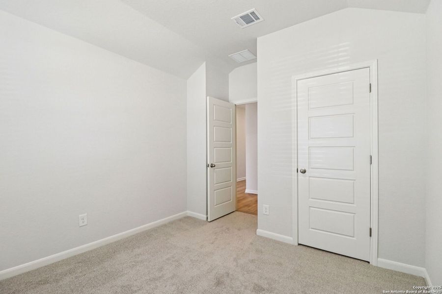 Spacious, unfurnished interior of a new home in Arcadia Ridge - Premier Series, San Antonio (Image 35).