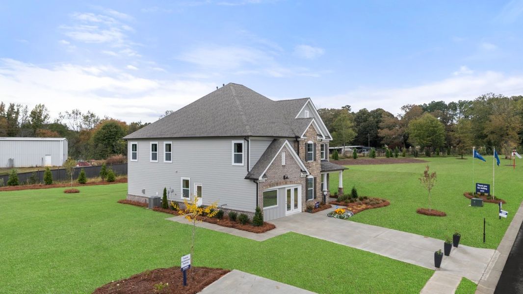 Image 69 representing the GRAYSON by D.R. Horton in Haven Abbey, Cumming, GA.