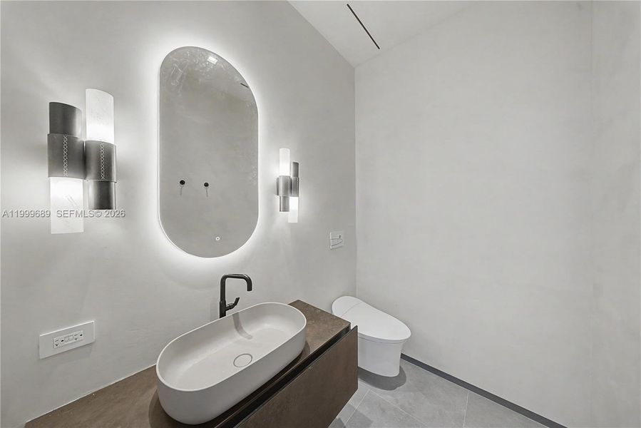 Furnished interior view inside a new home in , Fort Lauderdale (Image 40).