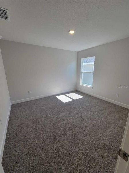 Spacious, unfurnished interior of a new home in Marion Oaks, Ocala (Image 19).