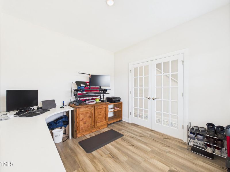 CAM01608G0-PR0104-STILL020