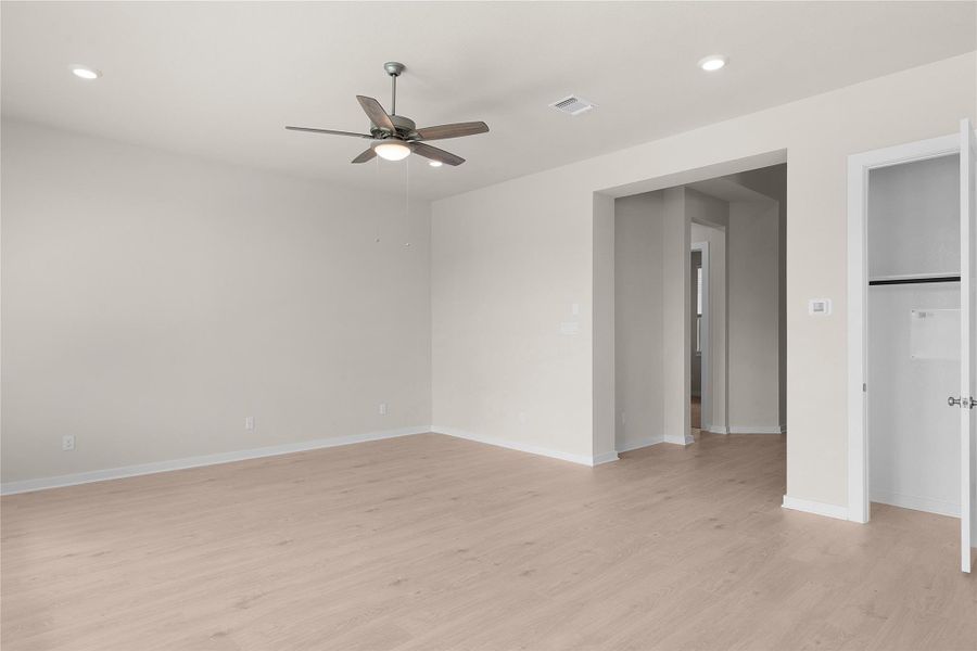 **PHOTO REPRESENTATIVE OF FLOORPLAN ONLY** **PHOTO REPRESENTATIVE OF FLOORPLAN ONLY**