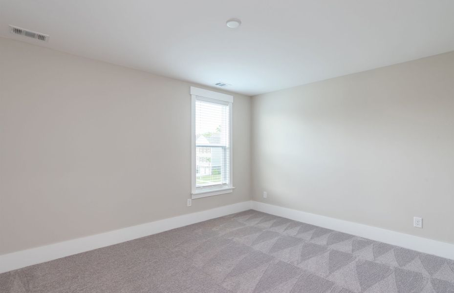 Spacious, unfurnished interior of a new home in SayeBrook, Myrtle Beach (Image 20).