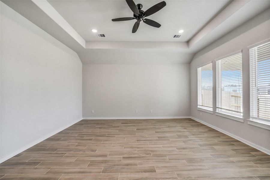 Spacious, unfurnished interior of a new home in Windmill Estates, Magnolia (Image 26).