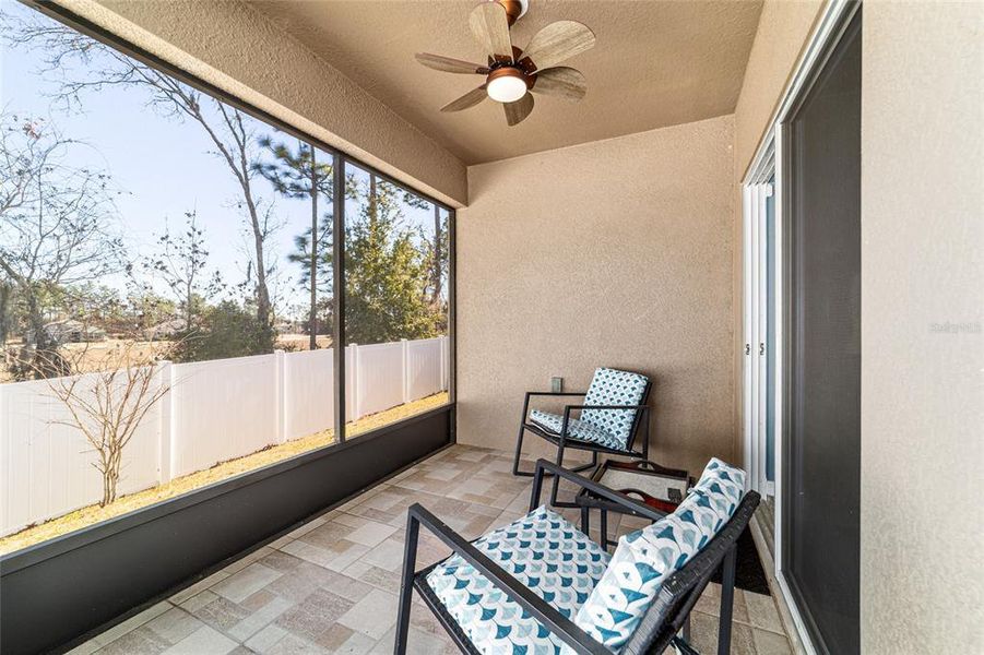 Exterior details and patio area of a home in Lake Diamond, Ocala (Image 3).