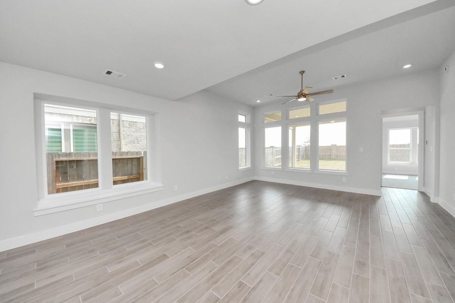 Spacious, unfurnished interior of a new home in Amira: Premier Collection, Tomball (Image 13).