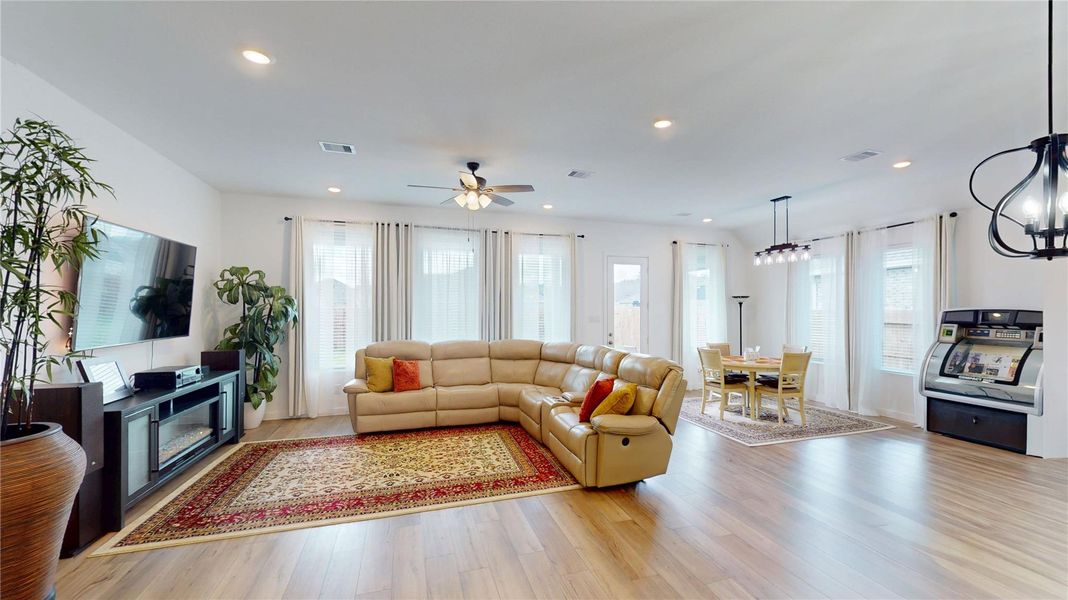 Furnished interior view inside a new home in ARTAVIA, Conroe (Image 18). Furnished interior view inside a new home in ARTAVIA, Conroe (Image 18).
