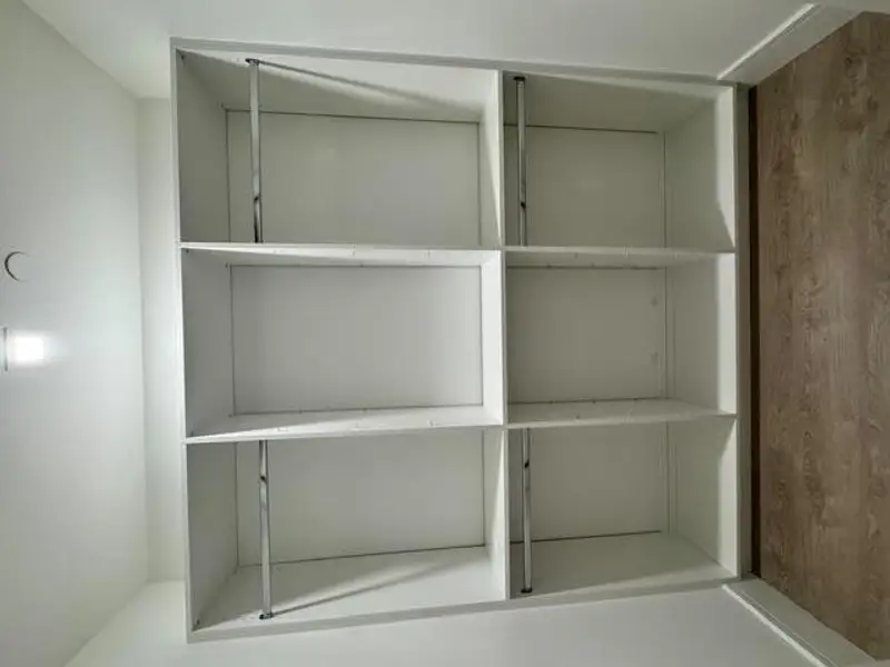 GUEST ROOM CLOSET