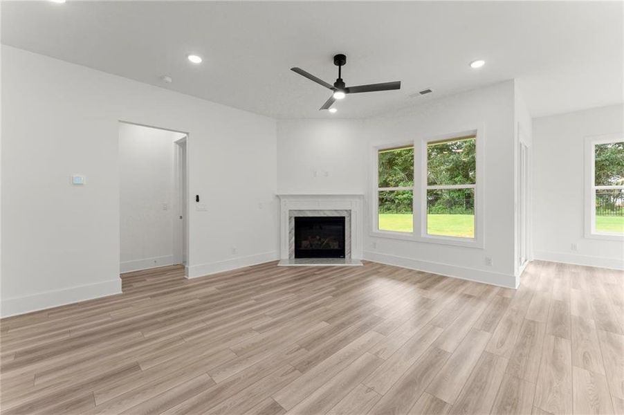 Spacious, unfurnished interior of a new home in Hillgrove Preserve, Powder Springs (Image 47).