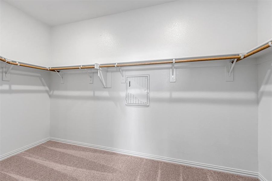 Spacious, unfurnished interior of a new home in Morningstar, Aledo (Image 16).